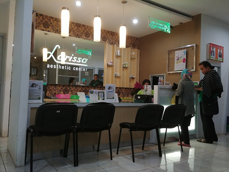 Healthy Rain on Dokter Rajiman Street: The Secret of Sahara Farma Pharmacy